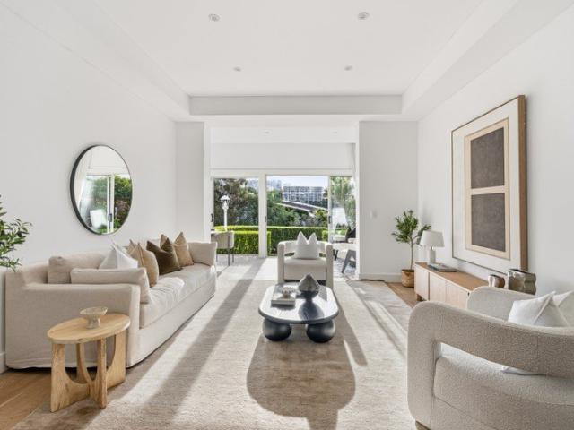 Tastefully Reimagined Harbourside Garden Residence, Marina & City Views
