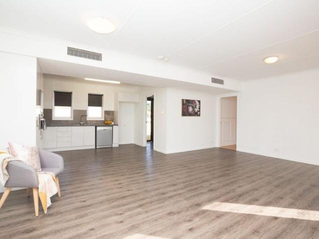 TASTEFULLY RENOVATED 3x1 Spacious + Pool