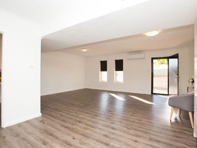 TASTEFULLY RENOVATED 3x1 Spacious + Pool