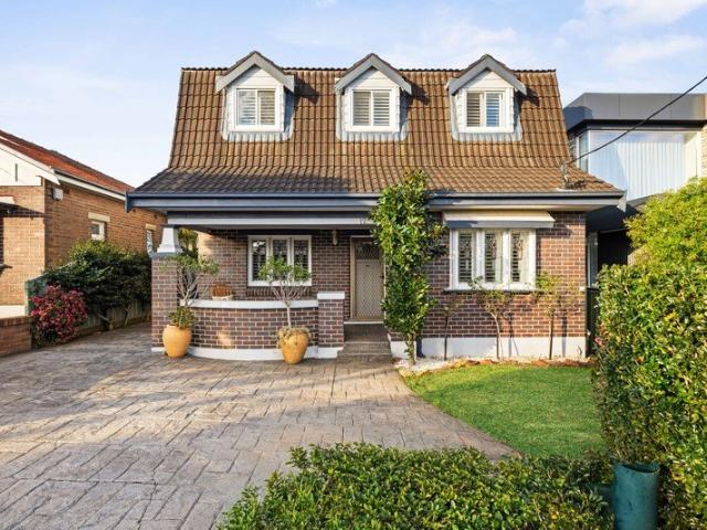 Tastefully renovated family home in coveted Earlwood avenue