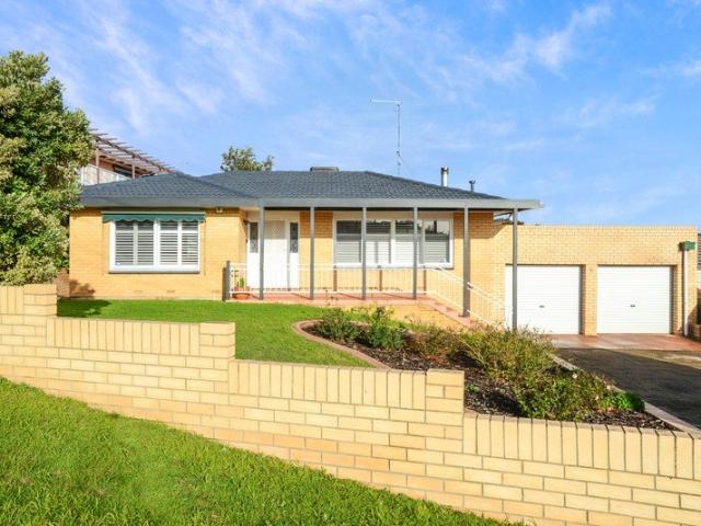 Tastefully renovated home in Port Noarlunga