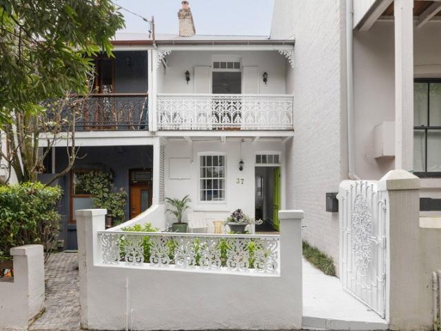 Tastefully updated terrace with private outdoor sanctuary