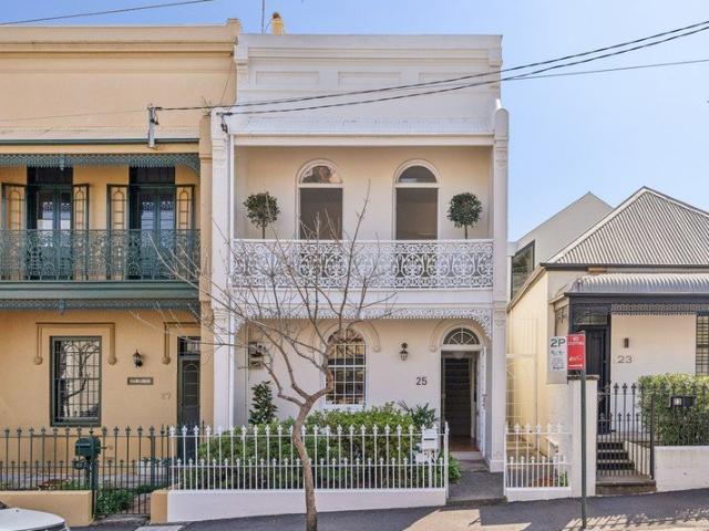Tastefully updated Victorian terrace with wide 6m frontage