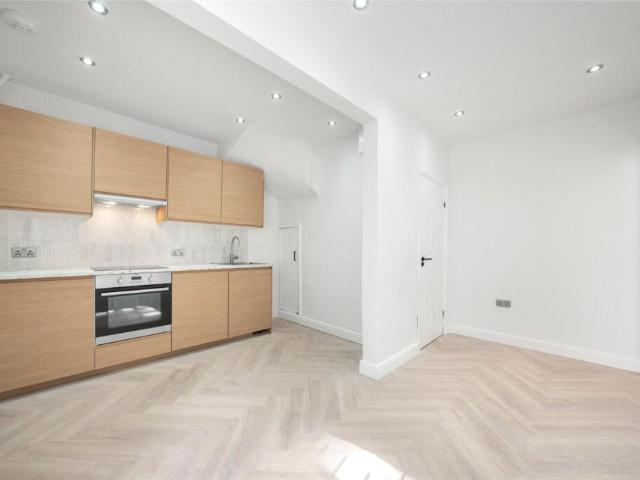 Tasker Road, Belsize Park, NW3 1 bed flat to rent £2,197 pcm £507 pw