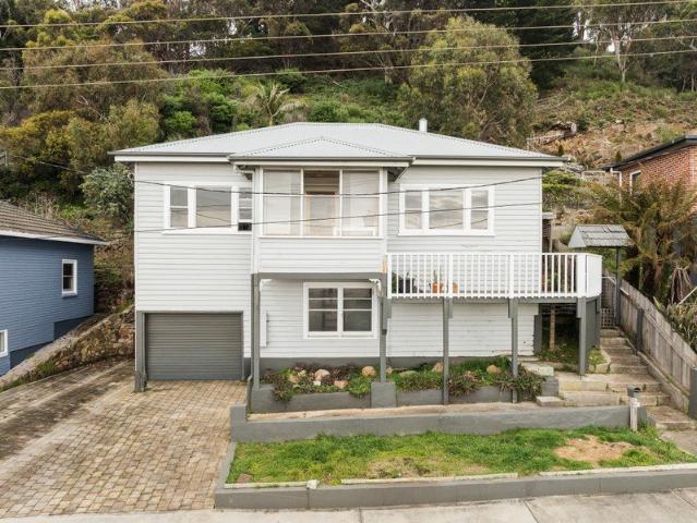 TASMANIAN CHARM & COASTAL VIEWS