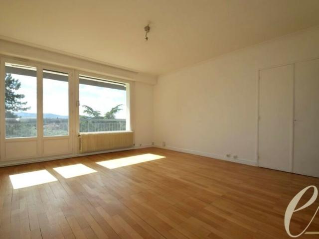TASSIN Avenue Eisenhower – Appartement T3 de 64 m² avec 2 balcons et une jolie vue dégagée