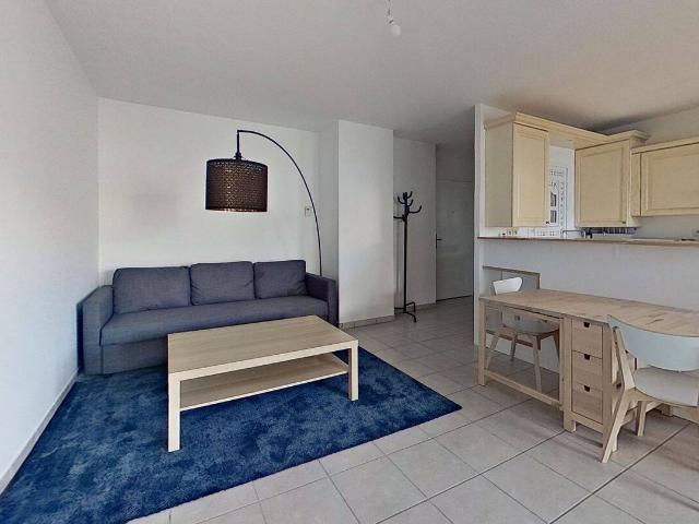 TASSIN LOCATION MEUBLEE APPARTEMENT TYPE 3 AVEC TERRASSE 5M2 DAN