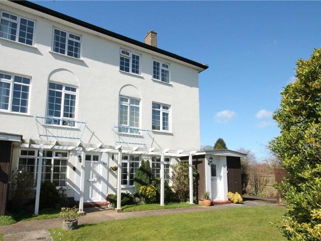 Tattenham Crescent, Epsom KT18, 2 bed maisonette to rent, £1,550 pcm | PrimeLocation