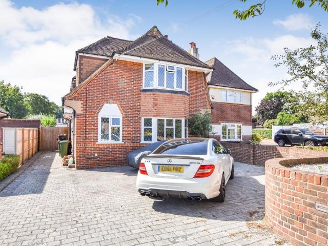 Tattenham Way, Tadworth KT20 5 bed detached house to rent £3,750 pcm £865 pw