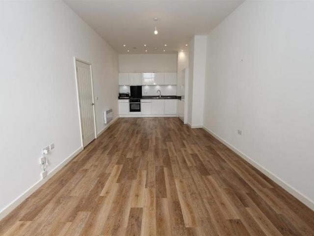 Tate House New York Road, Leeds, LS2 2 bed flat to rent £1,000 pcm £231 pw