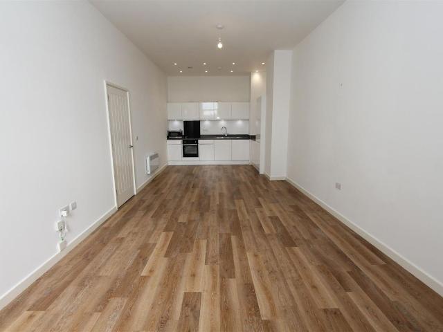 Tate House New York Road, Leeds LS2, 2 bed flat to rent, £895 pcm | PrimeLocation