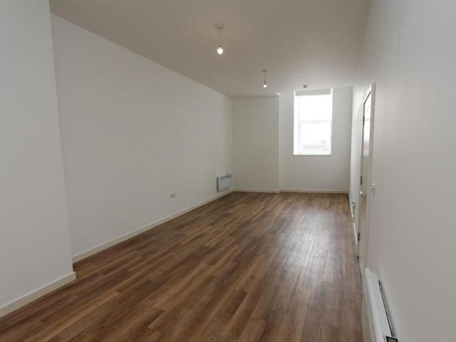 Tate House, Leeds City Centre, LS2 7QW