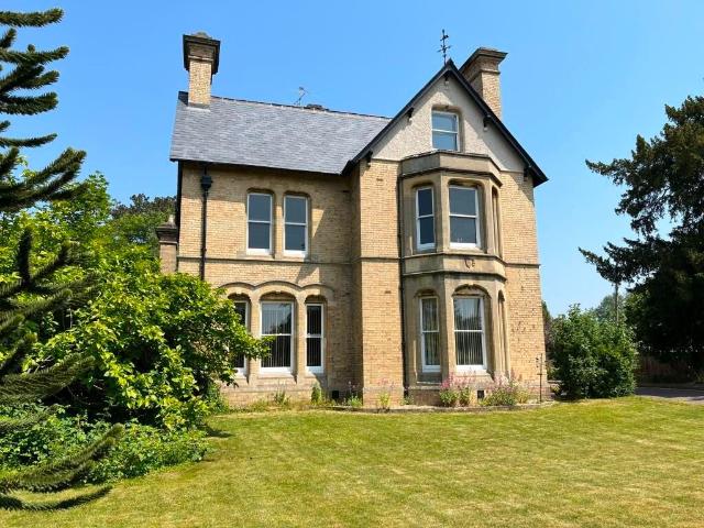 Tatham Court, Taunton TA1, 2 bed maisonette to rent, £1,695 pcm | PrimeLocation