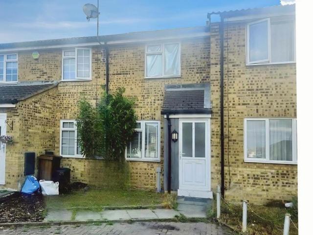 Tatsfield Close Gillingham ME8 2 bed terraced house to rent £1,250 pcm £288 pw