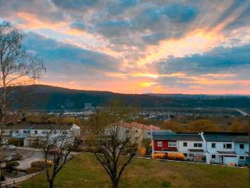 Taumhafte 4.5 ZKB Eigentumswohnung mit Rheinblick