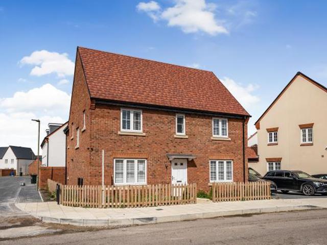 Taunton Road, Bicester, OX26 5 bed detached house to rent £2,500 pcm £577 pw