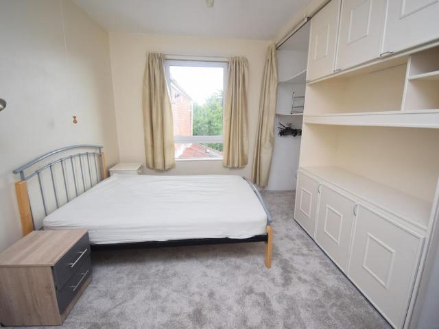 Taunton Road, Bridgwater TA6 1 bed in a house share to rent £600 pcm £138 pw
