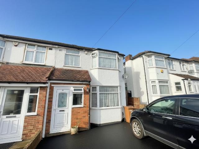 Taunton Way, Stanmore HA7, 2 bed flat to rent, £1,950 pcm | PrimeLocation
