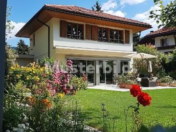Tauschimmobilie: Charmantes 6 Zimmer Haus in idyllischer Lage von Küsnacht