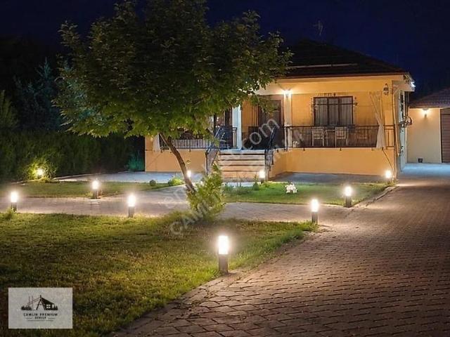 Tavas Vakıf Mahallesi 3500m2 Arazi İçerisinde Modern Bağ Evi