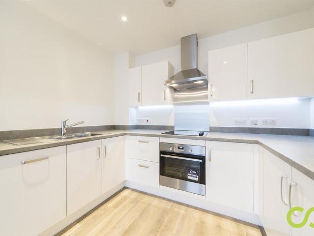 Tavernelle House, High Street. 1 bed flat to rent £1,500 pcm £346 pw