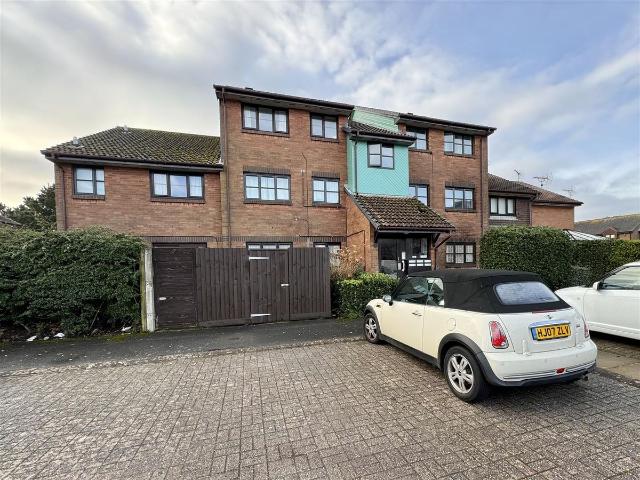Taverner Close, Baiter Park, Poole BH15, 2 bed flat to rent, £1,200 pcm | PrimeLocation