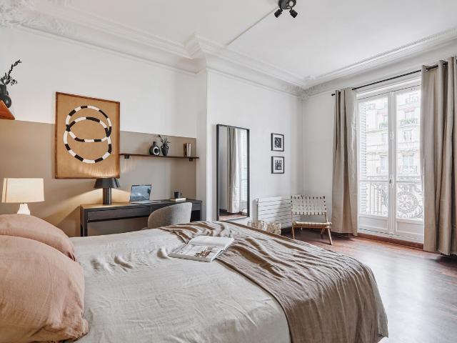 Tavio 3 rooms in Trocadero, Paris Amsterdam Apartments for Rent