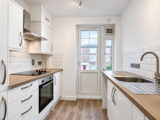 Tavistock Court, Tavistock Road, Croydon CR0, 2 bed flat to rent, £1,750 pcm | PrimeLocation