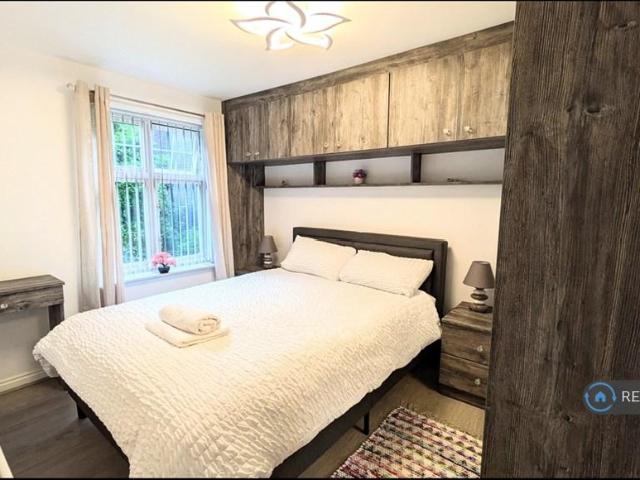 Tavistock Close, Leeds, LS12 2 bed flat to rent £1,195 pcm £276 pw