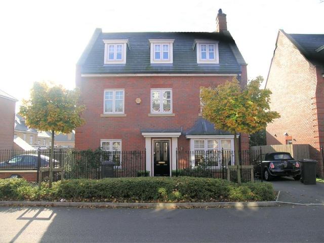 Tavistock Avenue, London, NW7 1DE, United Kingdom | 5 bed house for rent #138513910 | Rentberry
