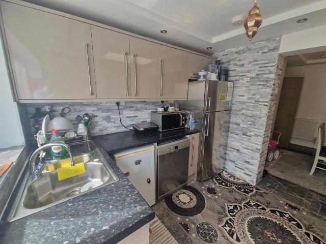 Tavistock Avenue, St. Albans AL1, 1 bed property to rent, £2,200 pcm | PrimeLocation