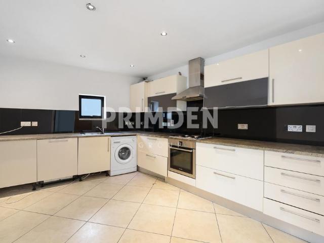 Tavistock Mews, Holloway, N19 4 bed house to rent £4,797 pcm £1,107 pw