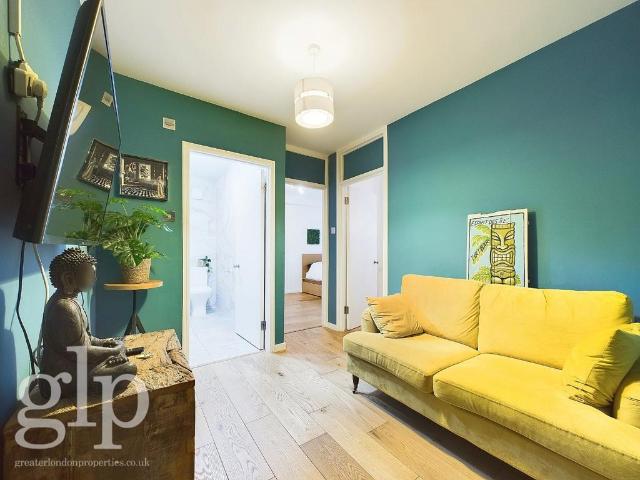 Tavistock Place, Bloomsbury, WC1H 2 bed apartment to rent £3,098 pcm £715 pw