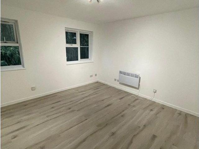 Tavistock Road, West Drayton UB7, 1 bed flat to rent, £1,400 pcm | PrimeLocation