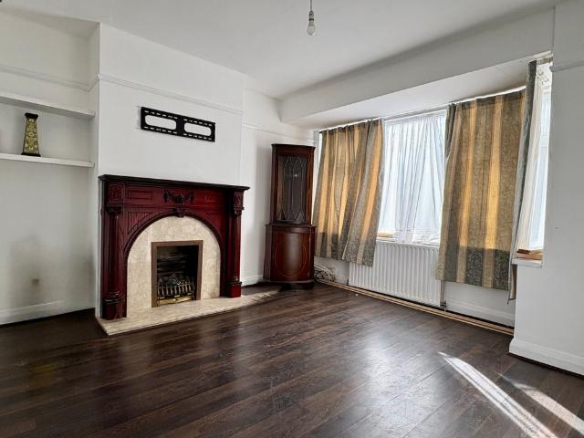Tavistock Road, Yiewsley, West Drayton, UB7 7QY