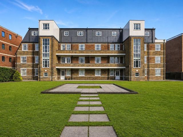 Tavistock Road, Croydon CR0, 2 bed flat to rent, £1,700 pcm | PrimeLocation