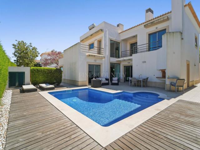 Tavira – moradia espaçosa com 4 quartos, piscina, perto da c. 454m² Santa Luzia