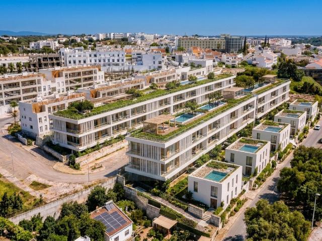 Tavira Terreno urbano 7.700 m² em Tavira Loteamento de 57 fogos submetido na CM · Projecto incluído