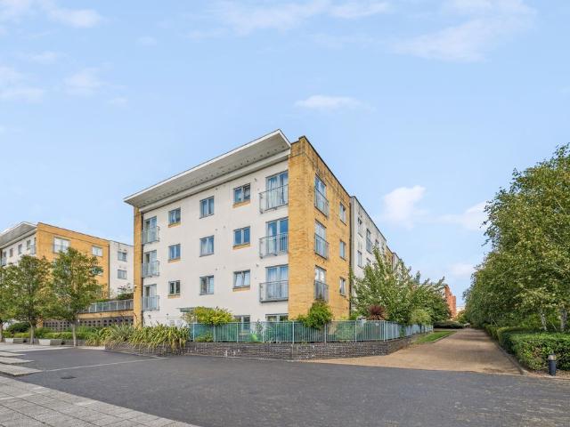 Taywood Road, Northolt UB5, 2 bed flat to rent, £1,650 pcm | PrimeLocation