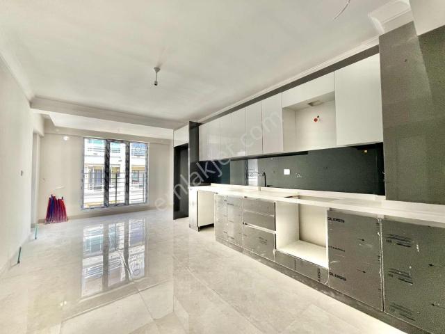 Taylan Emlaktan Sıfır 3.kat 3+1 125m2 Kiler+e.banyo!