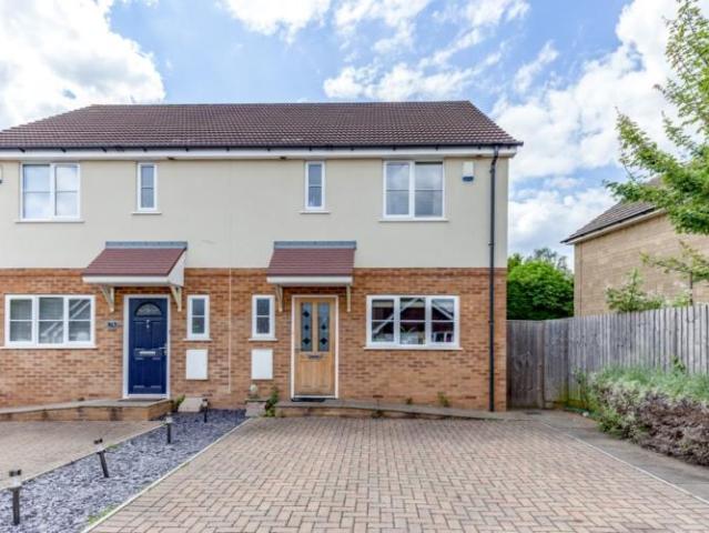 Taylor Close, Bicester 3 bed semi detached house to rent £1,775 pcm £410 pw