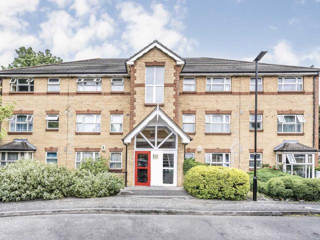 Taylor Close, Hounslow TW3, 2 bed flat to rent, £1,750 pcm | PrimeLocation
