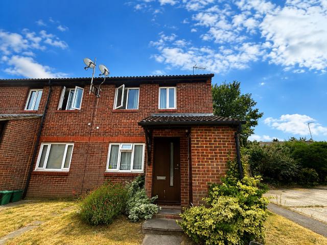 Taylor Close, Orpington BR6, 1 bed flat to rent, £1,400 pcm | PrimeLocation