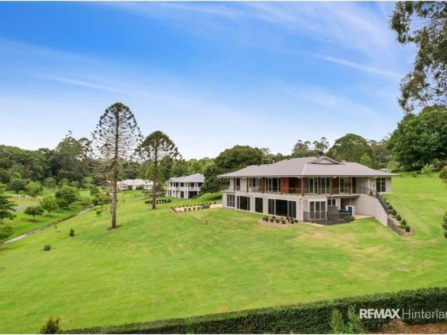 A Brand New Architectural Masterpiece With Its Own 16 Metre Indoor Heated Pool