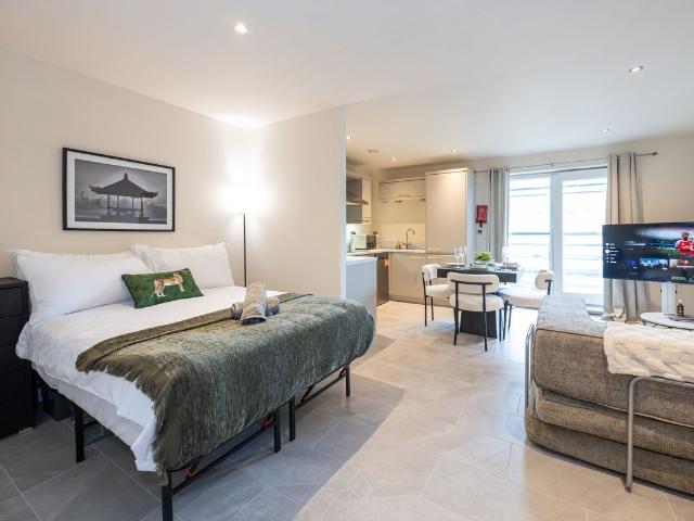 Taylorson Street South, Salford M3, 1 bed flat to rent, £1,400 pcm | PrimeLocation