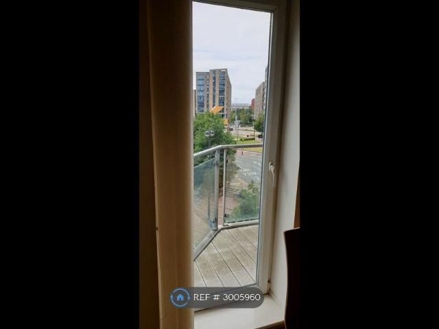 Taylorson Street South, Salford M5, 2 bed flat to rent, £1,280 pcm | PrimeLocation