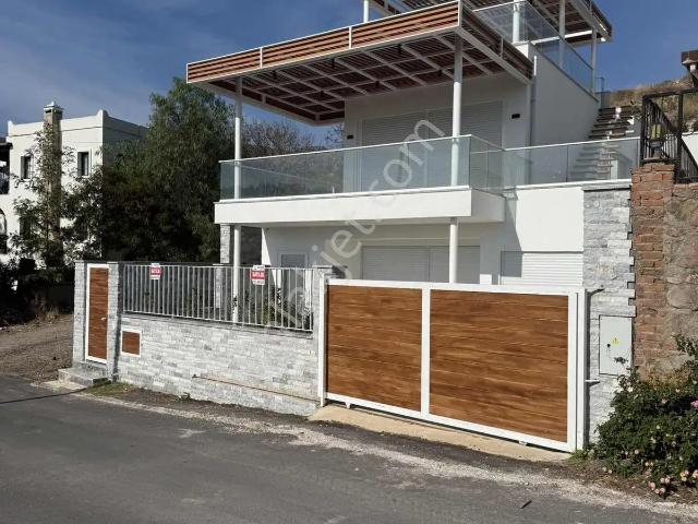 Tayman'dan Akyarlar'da 300 M2 Arsa Müstakil Yeni 4+1 Villa