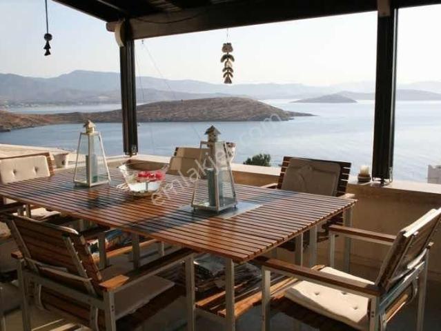 Tayman'dan Akyarlar'da Muhteşem Deniz Ve Adalar Manzaralı Villa