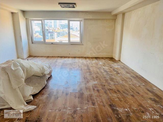 Teşvikiye'de Merkezi Konumda, Asansörlü 5.Katta 36M2 Ferah Ofis