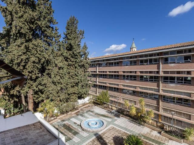 ¿TE GUSTARÍA VIVIR EN UNO DE LOS MEJORES BARRIOS DE GRANADA?
